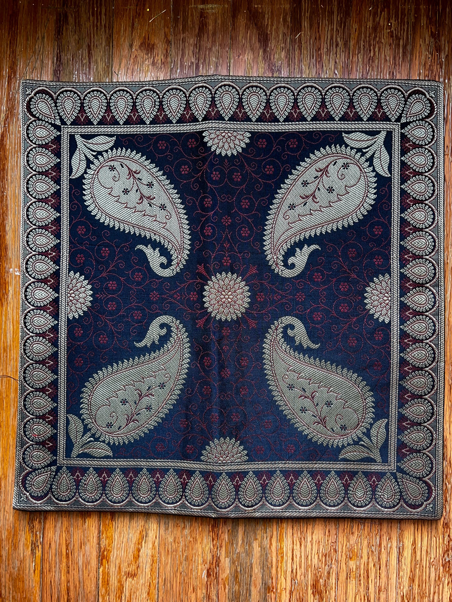 Beautiful Pillow - Black missmatch x2